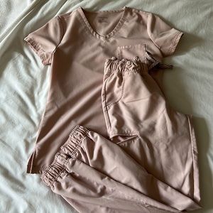 Jaanuu light pink scrub set, jogger pants. XS.